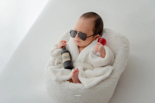 阳春宝宝总是吐奶怎么回事